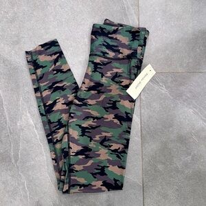 NICOLE MILLER NWT camouflage high waisted cropped leggings size small